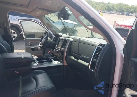 2015 Ram 1500 Laramie z USA, uszkodzony, nr VIN 1C6RR7NM2FS556834